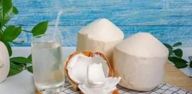 椰子水功效