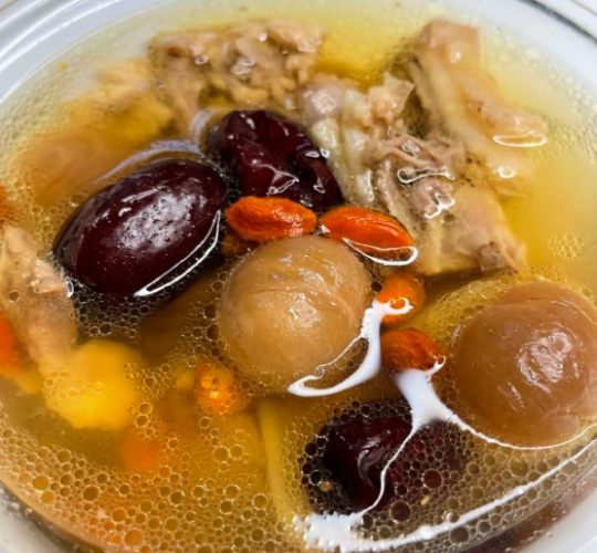 杞子紅棗烏雞湯 做法