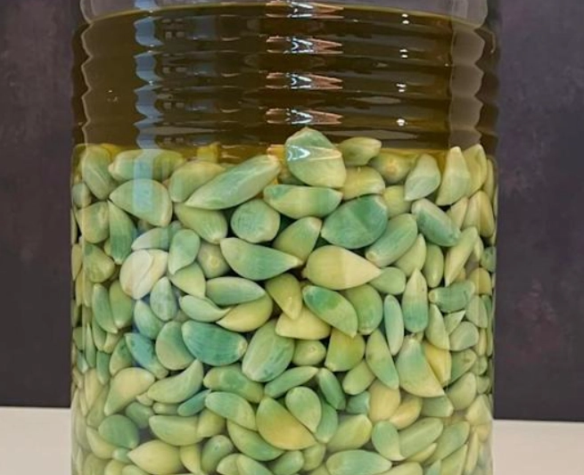 蒜頭泡醋變綠色原因