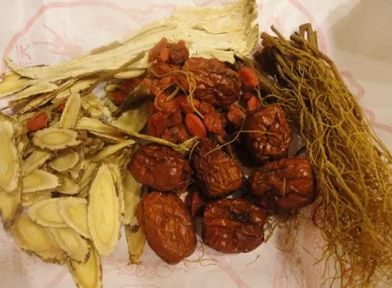 醉雞中藥材配方全攻略：台灣經典養生美食秘訣大公開