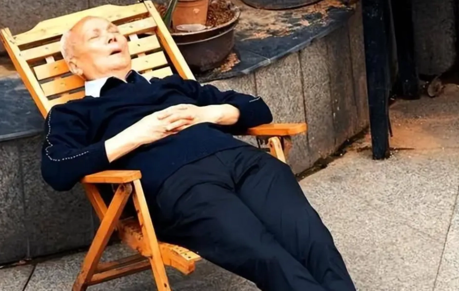 老年人白天嗜睡 老年人白天嗜睡