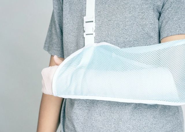 肩膀脫臼看什麼科