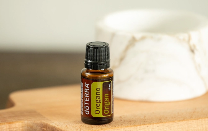 牛至精油灰指甲治療全攻略：天然抗真菌方法與實用指南