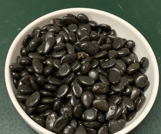 黑膽石等級全攻略：分辨高品質黑膽石的關鍵指標與選購技巧