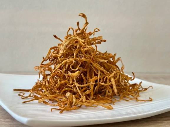 黃金蟲草功效