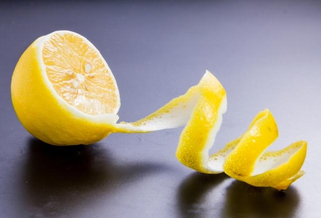 檸檬皮壞處全解析：潛在健康風險與安全食用指南