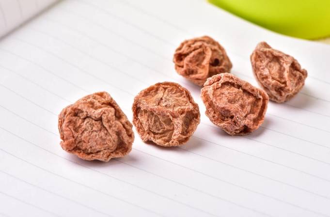 吃酸梅會胖嗎？營養師完整解析酸梅熱量與正確吃法