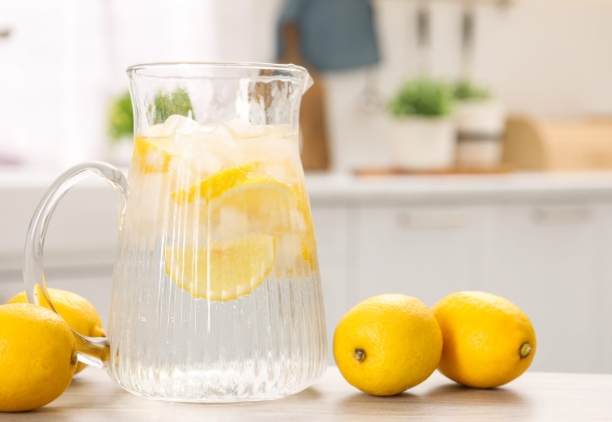 晚上喝檸檬水美白：科學真相、實用方法與常見疑問全解析