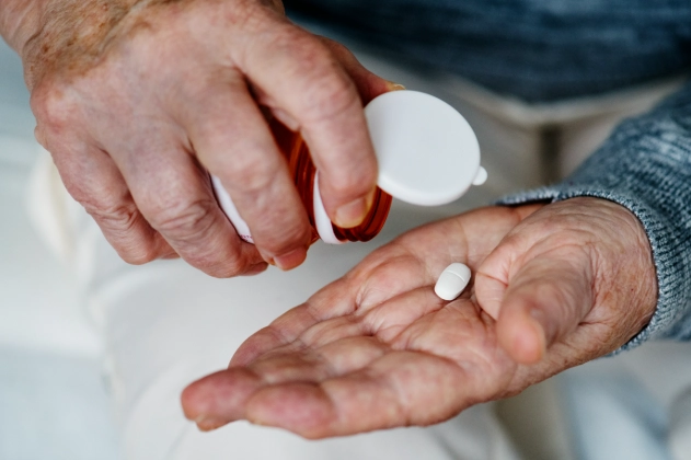 保栓通吃多久？完整指南：停药时机、副作用与常见问答