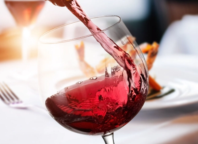 什麼人不能喝紅酒？十大禁忌人群與健康風險完整解析