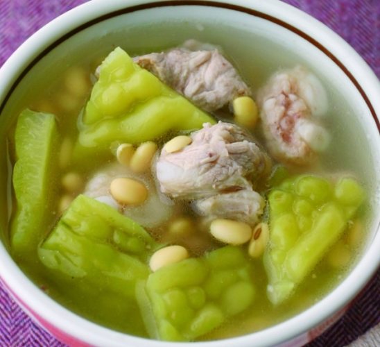 喝苦瓜湯的好處全解析：降血糖、排毒、美容7大益處