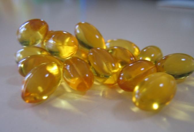 魚肝油與魚油的差別完整解析：功效、適用人群、副作用全攻略